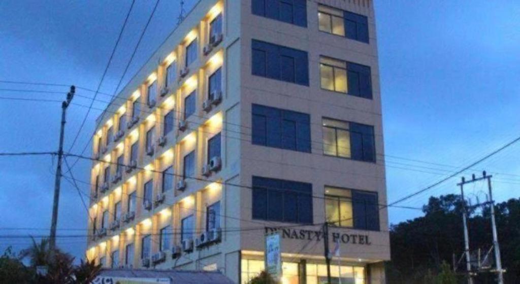 Hotel Dynasty Tarakan Exterior foto