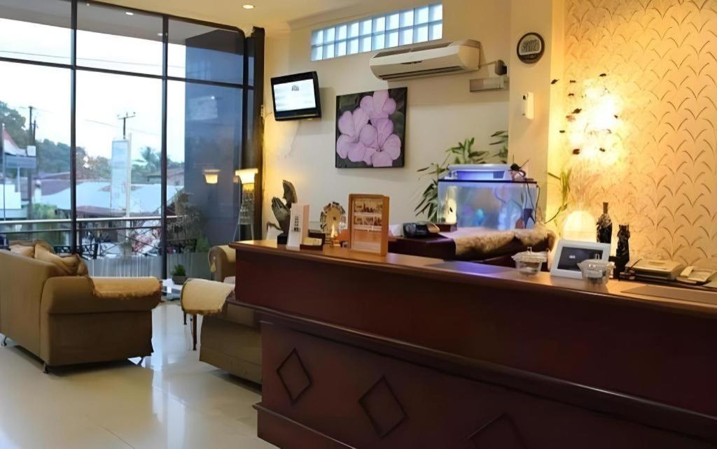 Hotel Dynasty Tarakan Exterior foto