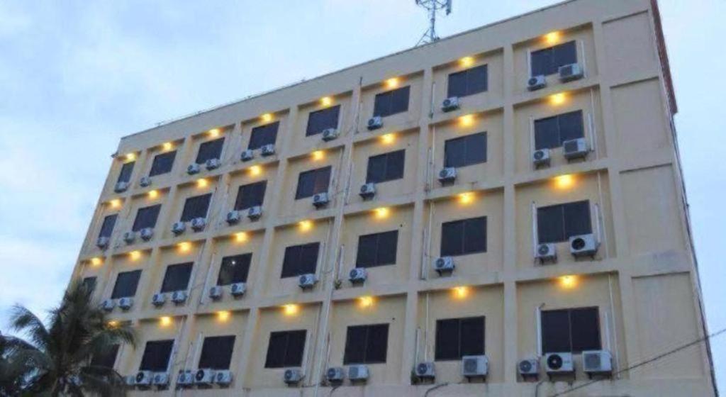 Hotel Dynasty Tarakan Exterior foto